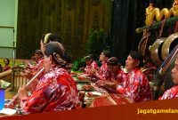 Sepi ing Pamrih, Rame ing Gawe