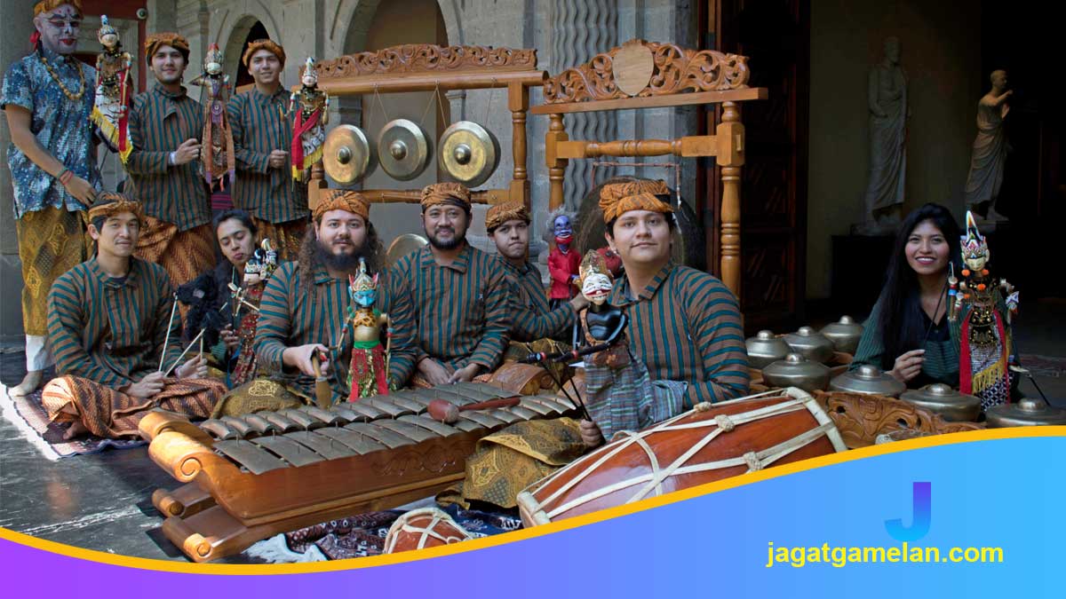 Gamelan-Sunda Gamelan Sunda