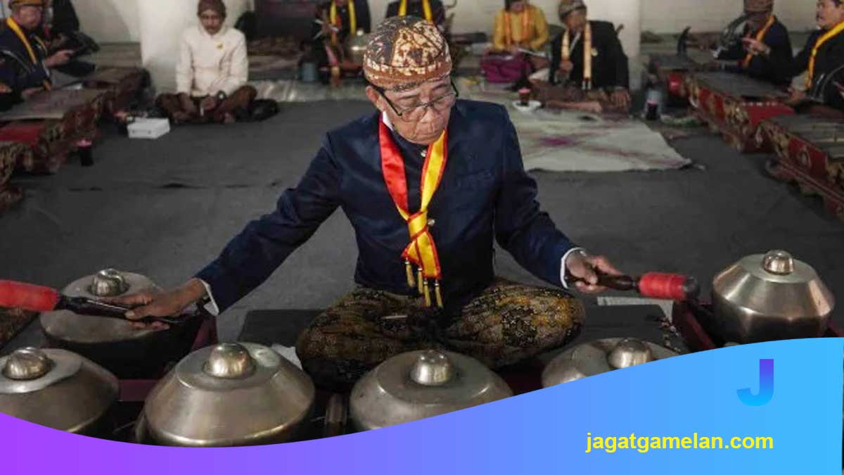 Karawitan-dan-Estetika-Pertunjukan Karawitan dan Estetika Pertunjukan