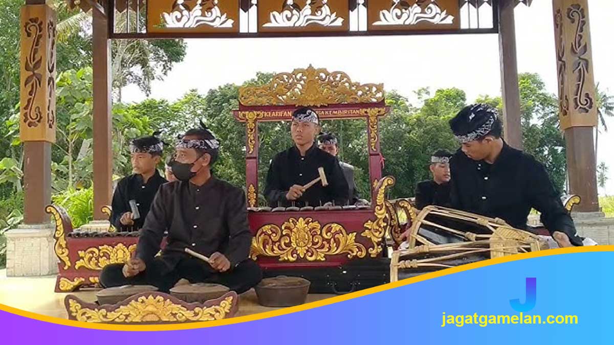 Struktur Instrumen Gamelan Banyuwangi dan Fungsinya