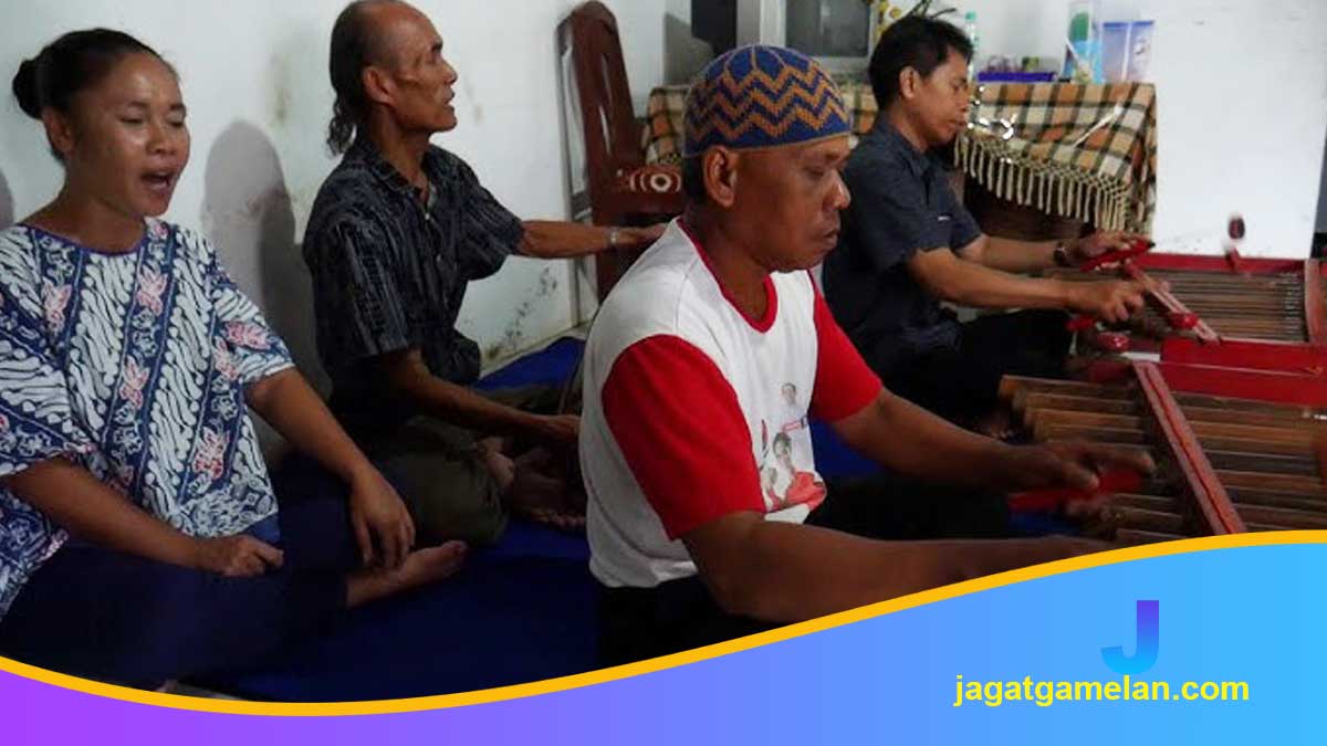 Teknik Mendengar Aktif dalam Ansambel Calung