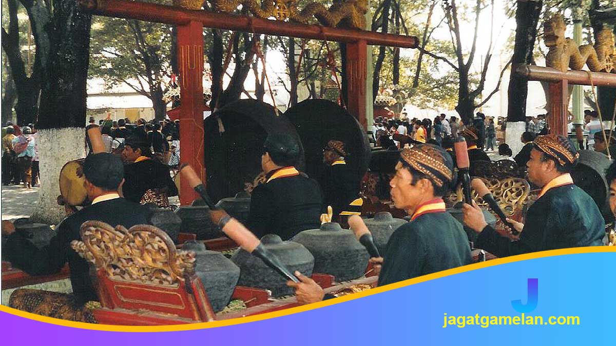 Teknik Menjaga Stabilitas Tempo dalam Gamelan Surakarta Tanpa Metronom