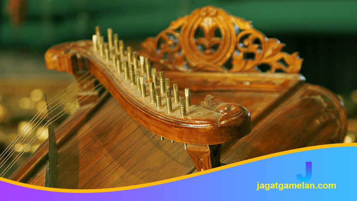 peran siter gamelan