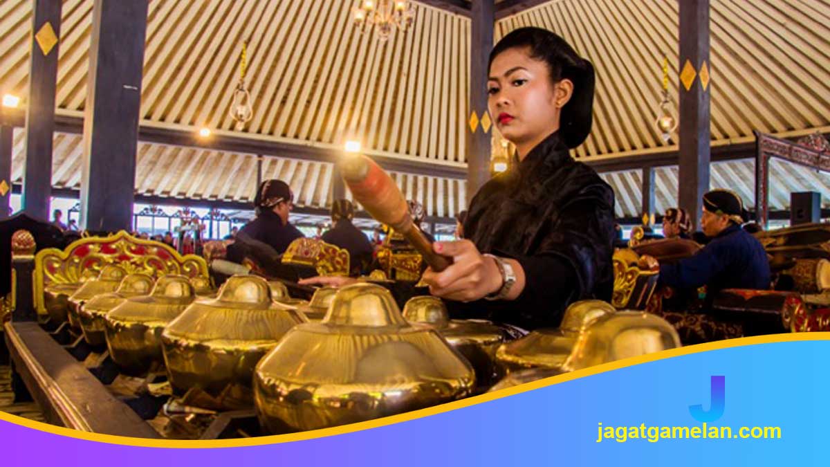 Gamelan-dalam-Upacara-Adat Gamelan dalam Upacara Adat