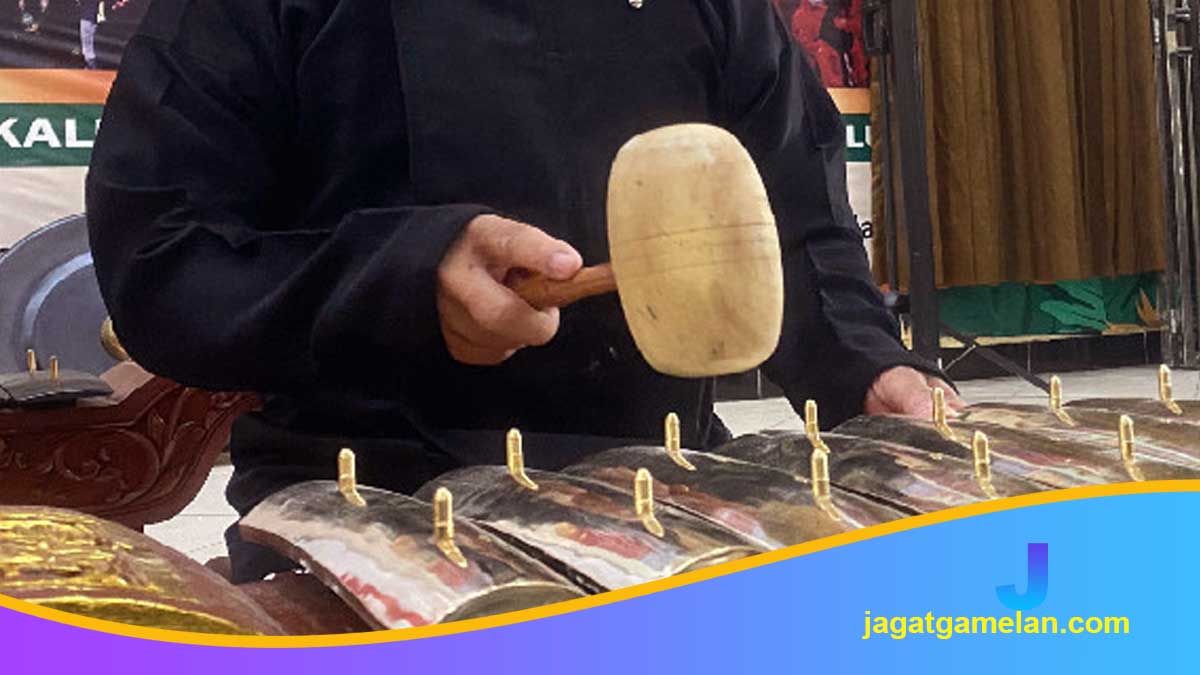 Cara Memegang Tabuh Gamelan yang Benar