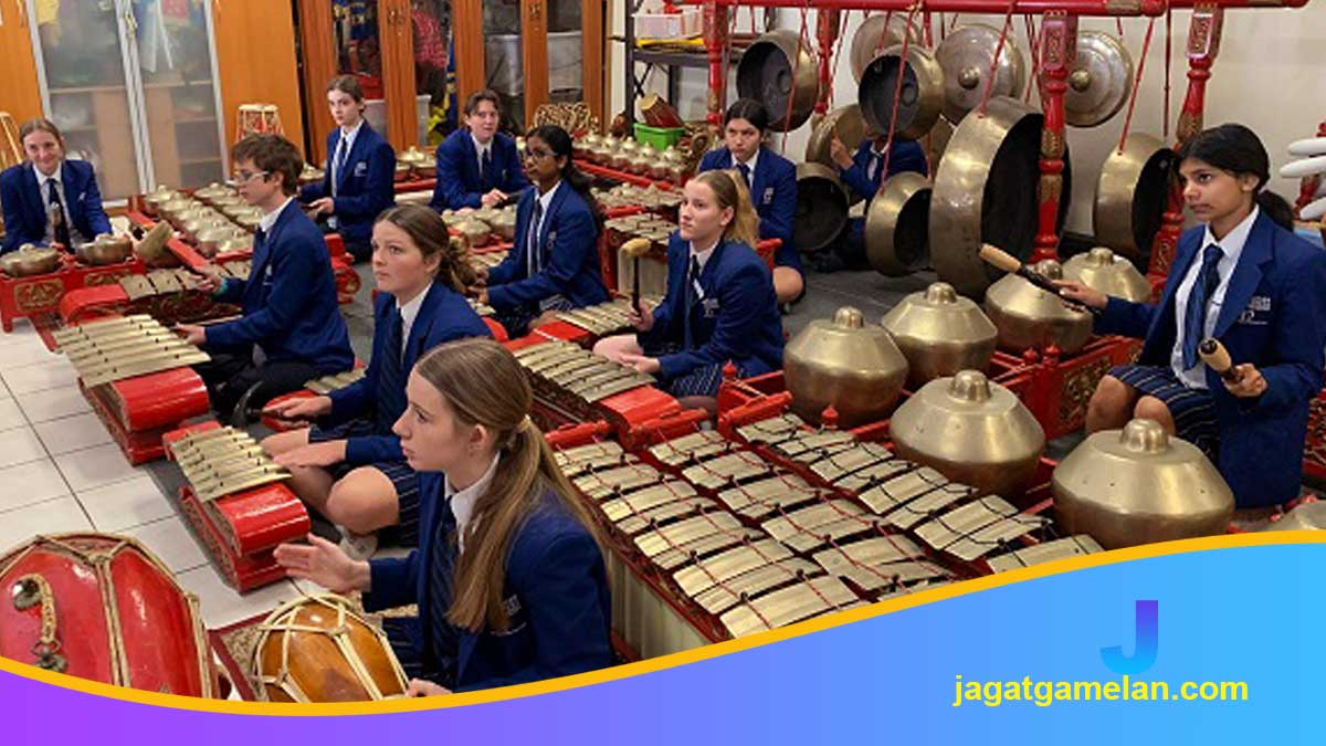 Apa yang Terjadi Jika Generasi Muda Berhenti Memainkan Gamelan