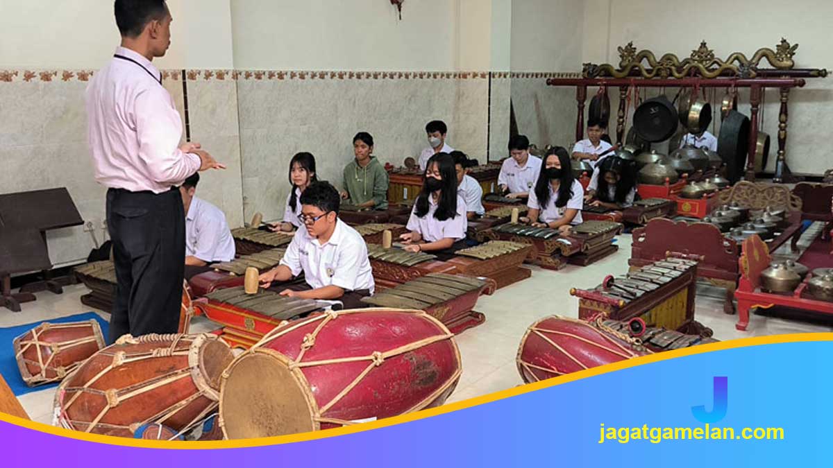 Gamelan Mengajarkan Kepemimpinan